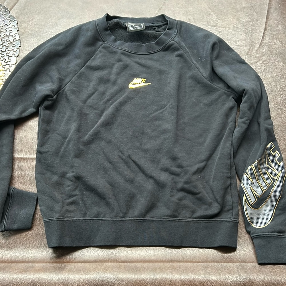 Nike sweatshirt